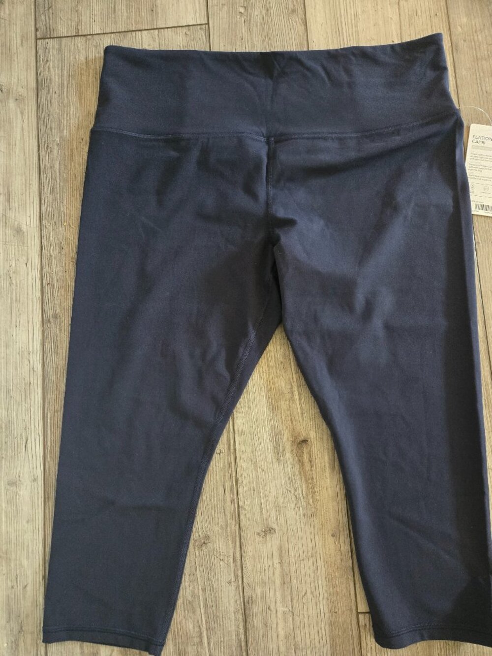 Althleta Elation Capri Yoga Pants size XL Navy